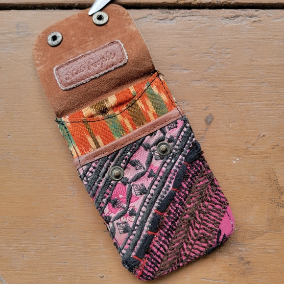 🌎👽 Free People Boho Embroidered Repurposed vtg banjara hippie Wallet card case - Picture 5 of 16